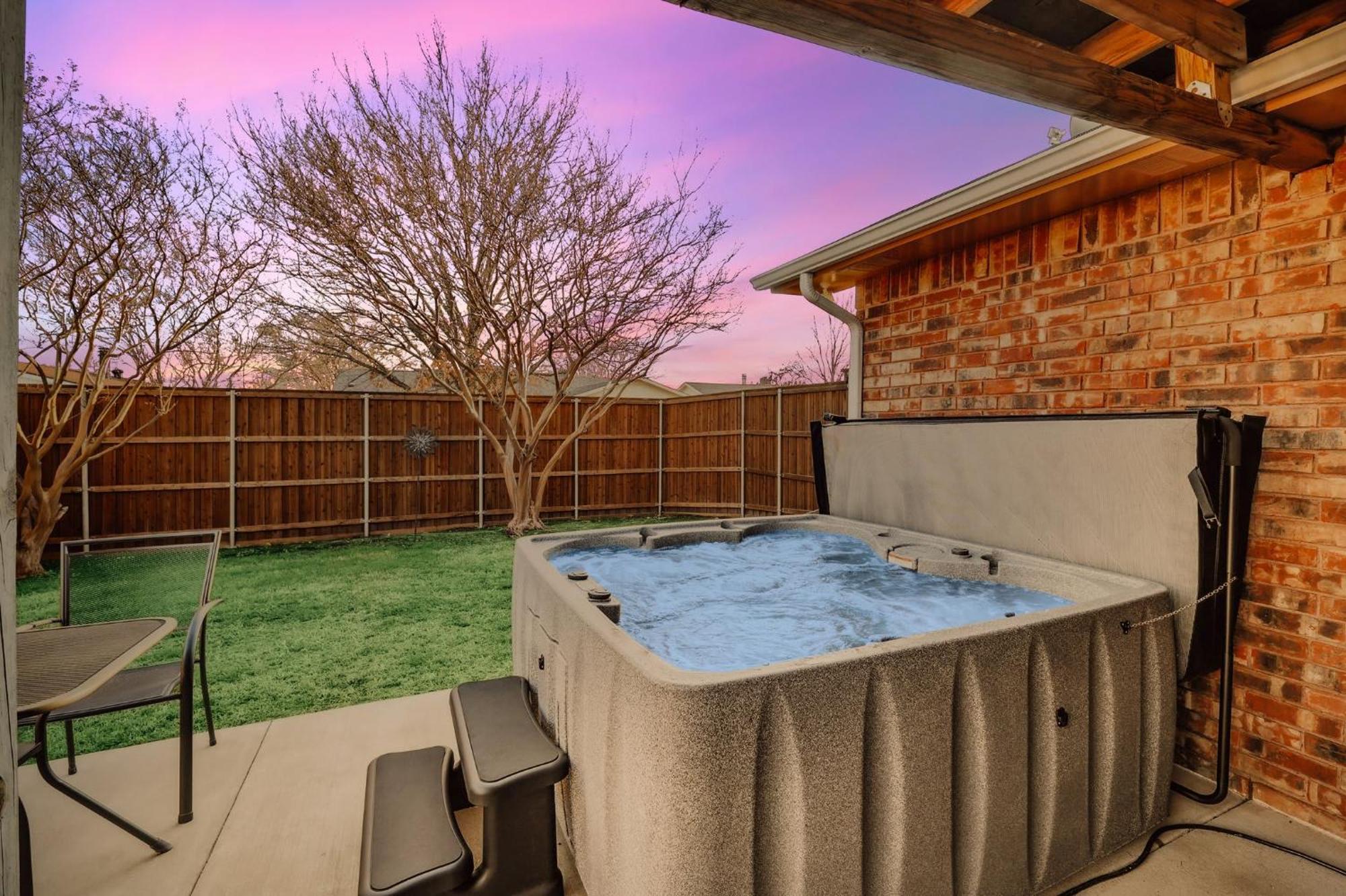 Garlands Hidden Gem 4 Bedrooms Hot Tub Patio Exterior foto